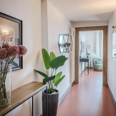 Georgia Modern Panoramic Penthouse With Elevator *