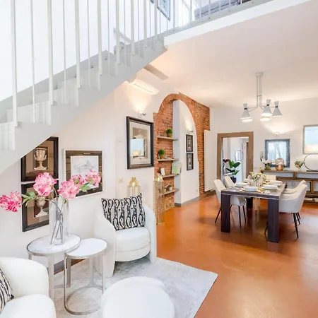 Georgia Modern Panoramic Penthouse With Elevator Appartement Lucques