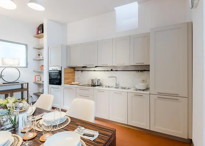 Georgia Modern Panoramic Penthouse With Elevator